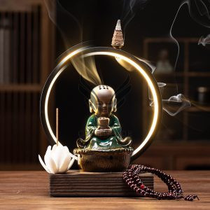 Thác khói trầm hương Phật trên hoa sen