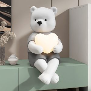Tượng gấu ôm trái tim đặt kể tủ CD1482