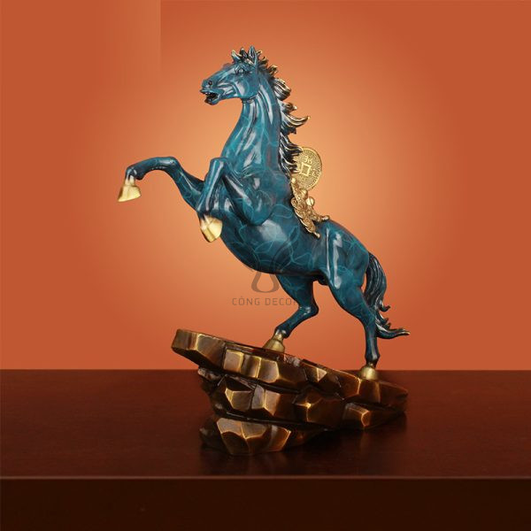 Tượng ngựa đeo chuỗi vàng CD3117
